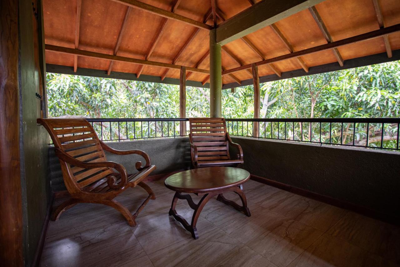 Kalu'S Hideaway Udawalawe Hotel Exterior photo