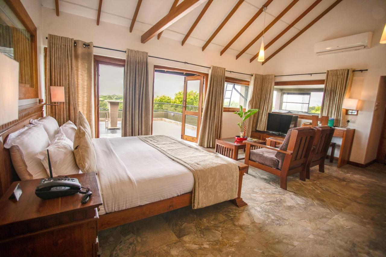 Kalu'S Hideaway Udawalawe Hotel Exterior photo