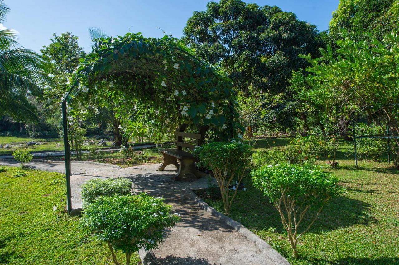Kalu'S Hideaway Udawalawe Hotel Exterior photo