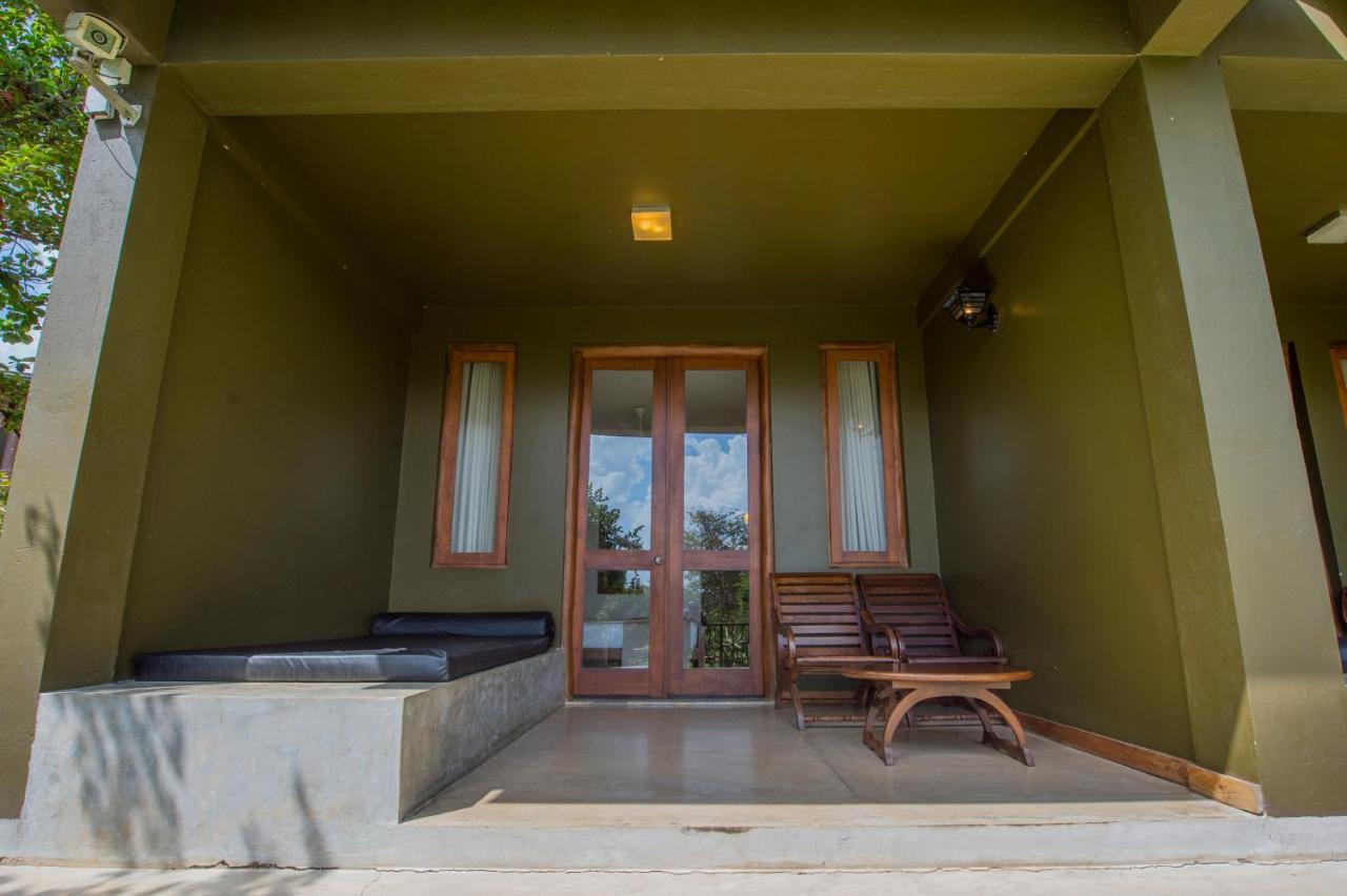 Kalu'S Hideaway Udawalawe Hotel Exterior photo