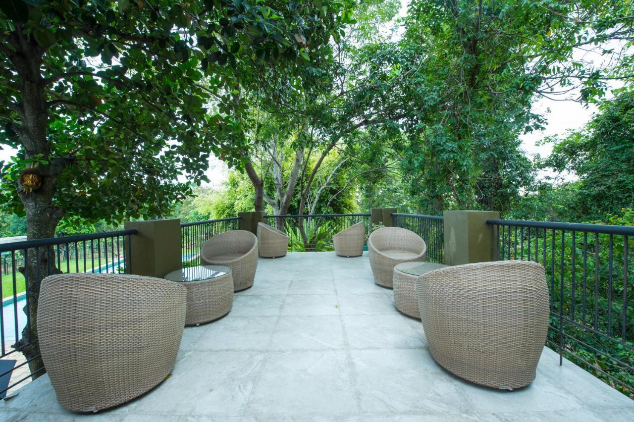 Kalu'S Hideaway Udawalawe Hotel Exterior photo