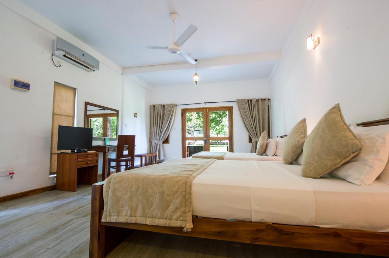 Kalu'S Hideaway Udawalawe Hotel Exterior photo